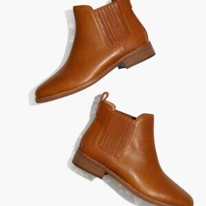 The Ainsley Chelsea Boot by Madewell in English Saddle Size 7 Brown Leather Flat
